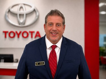 Staff member Frank from ID_3d2f8c