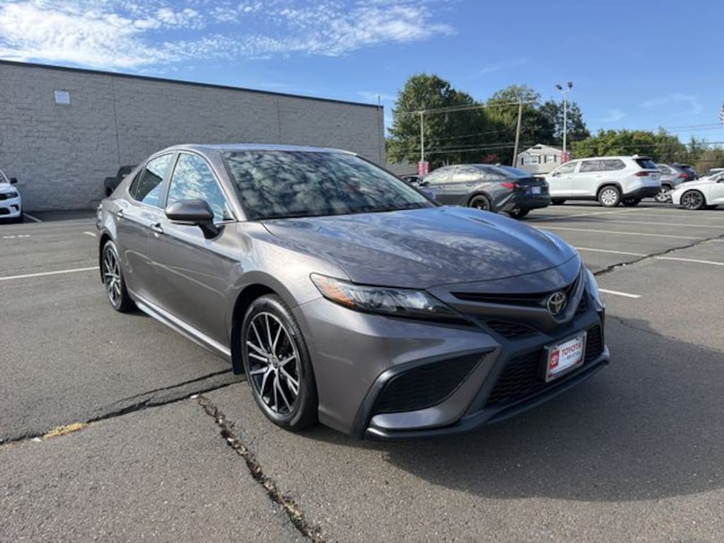 Used 2024 Toyota Camry SE Sedan