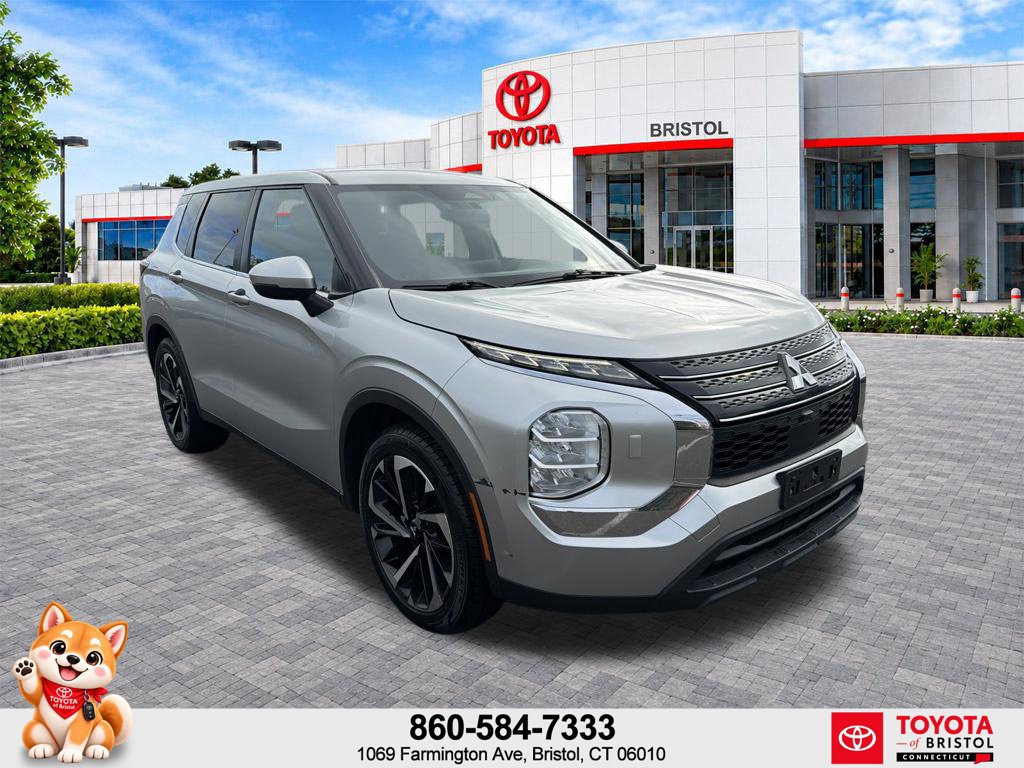 2022 Mitsubishi Outlander ES