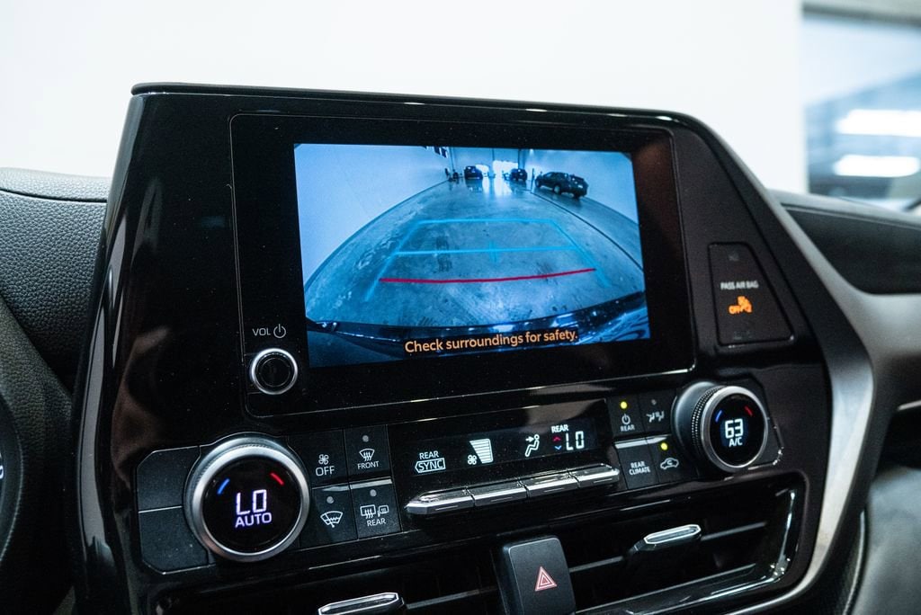 2024 Toyota Highlander LE - Photo 25