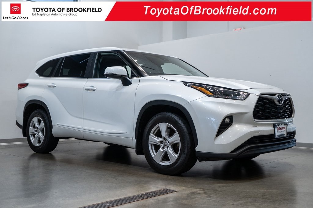 Used 2023 Toyota Highlander LE SUV