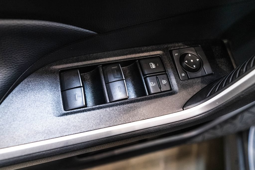 2025 Toyota RAV4 XLE - Photo 20