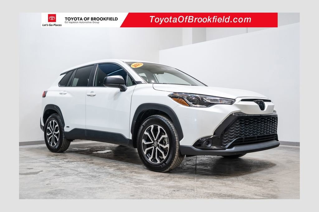 2023 Toyota Corolla Cross S's photo