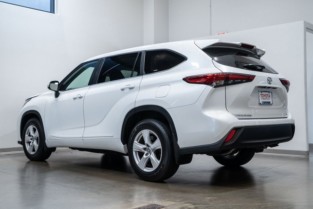Used 2023 Toyota Highlander LE SUV