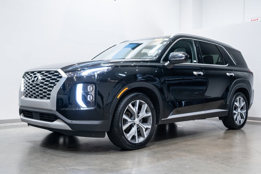 Used 2021 Hyundai Palisade SEL with VIN KM8R3DHE2MU317472 for sale in Brookfield, WI