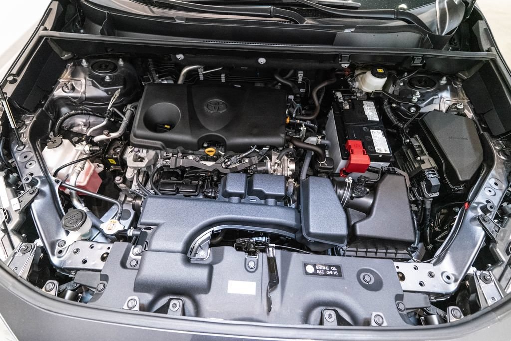 2025 Toyota RAV4 XLE - Photo 32