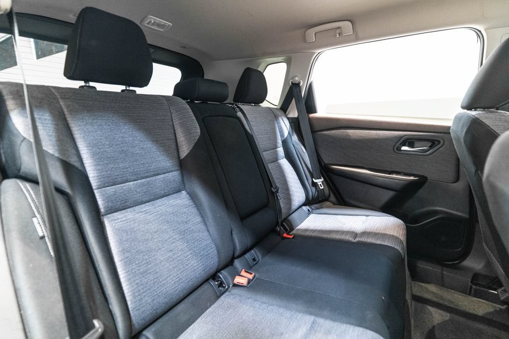 2023 Nissan Rogue SV - Photo 31