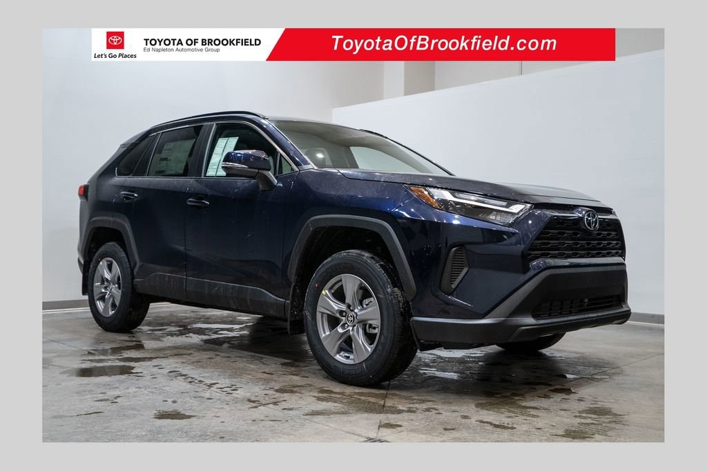 2025 Toyota RAV4 XLE's photo