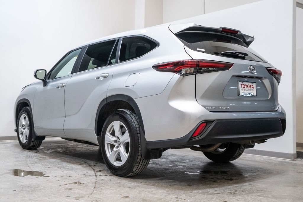 Used 2024 Toyota Highlander LE SUV