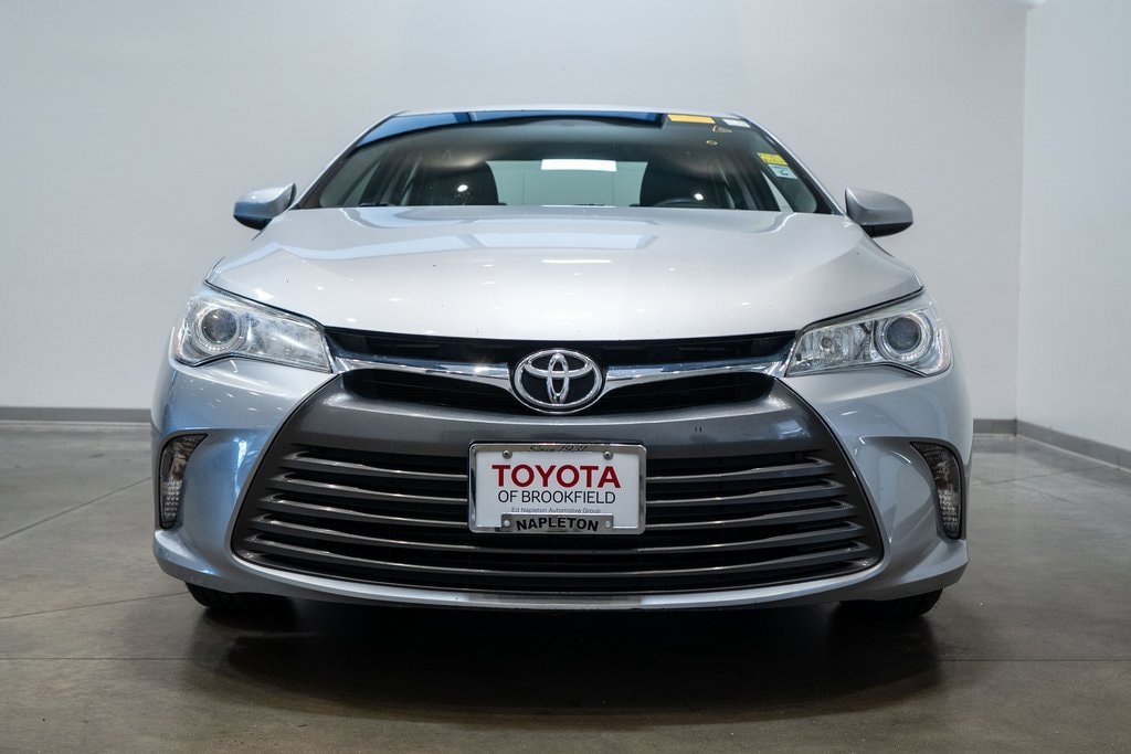 Used 2015 Toyota Camry LE with VIN 4T4BF1FK9FR513045 for sale in Brookfield, WI