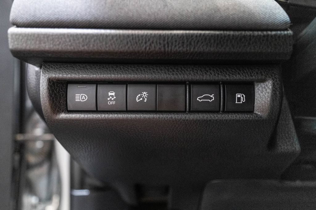 2025 Toyota Camry LE - Photo 21