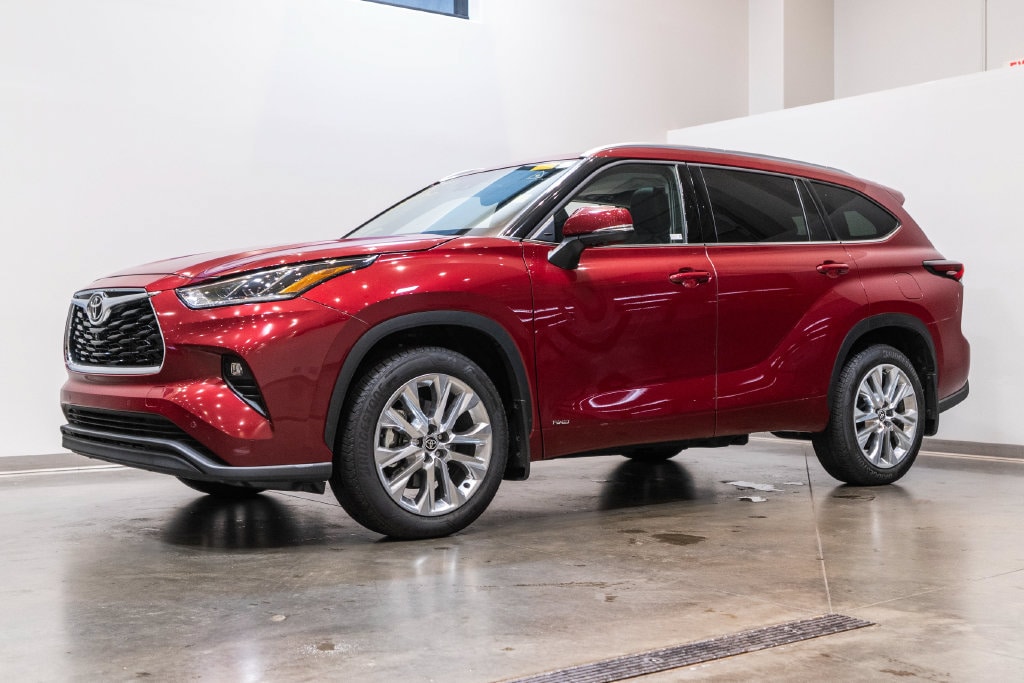 Certified 2026 Toyota Highlander Hybrid Limited SUV