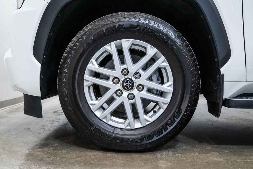 2023 Toyota Sequoia SR5 - Photo 11