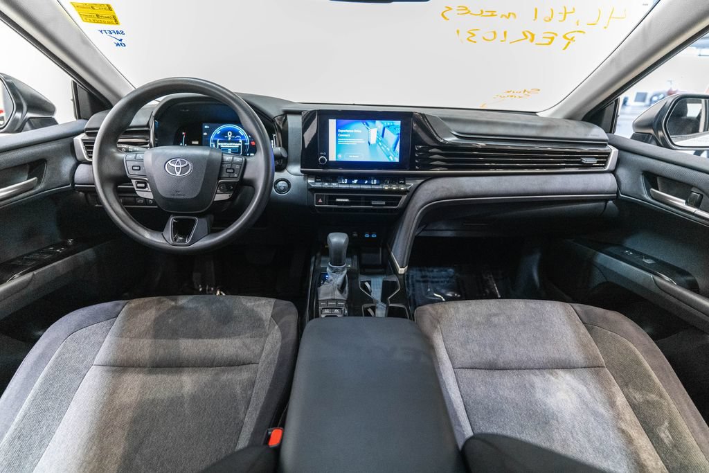 2025 Toyota Camry LE - Photo 13