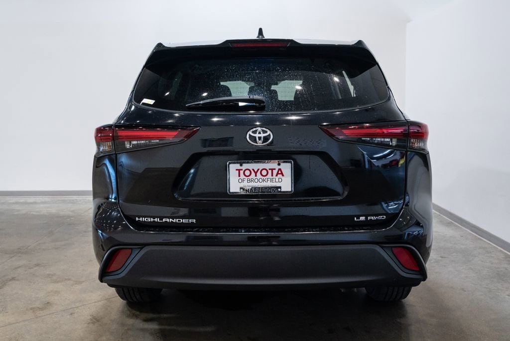 2024 Toyota Highlander LE - Photo 8