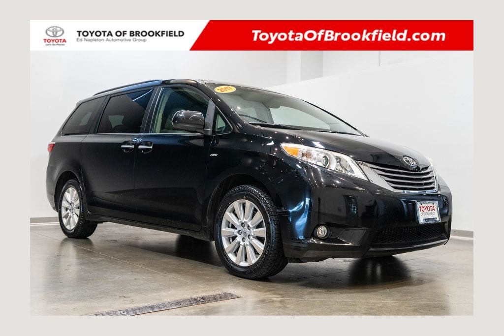 2017 Toyota Sienna XLE V6 AWD 7-Passenger's photo