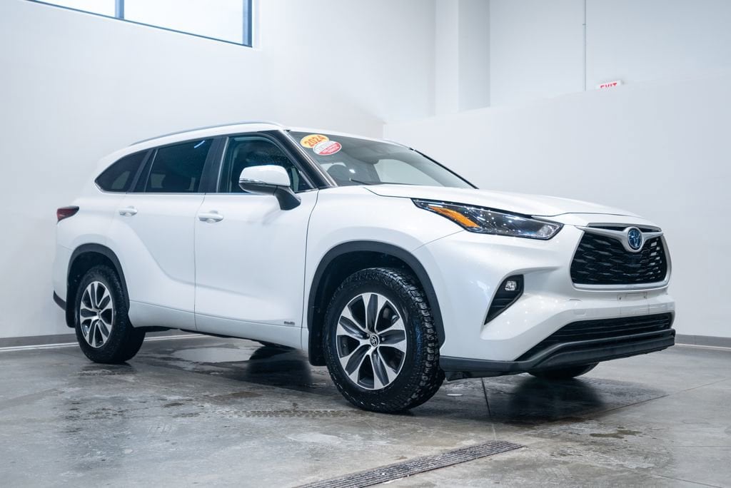 2024 Toyota Highlander XLE's photo