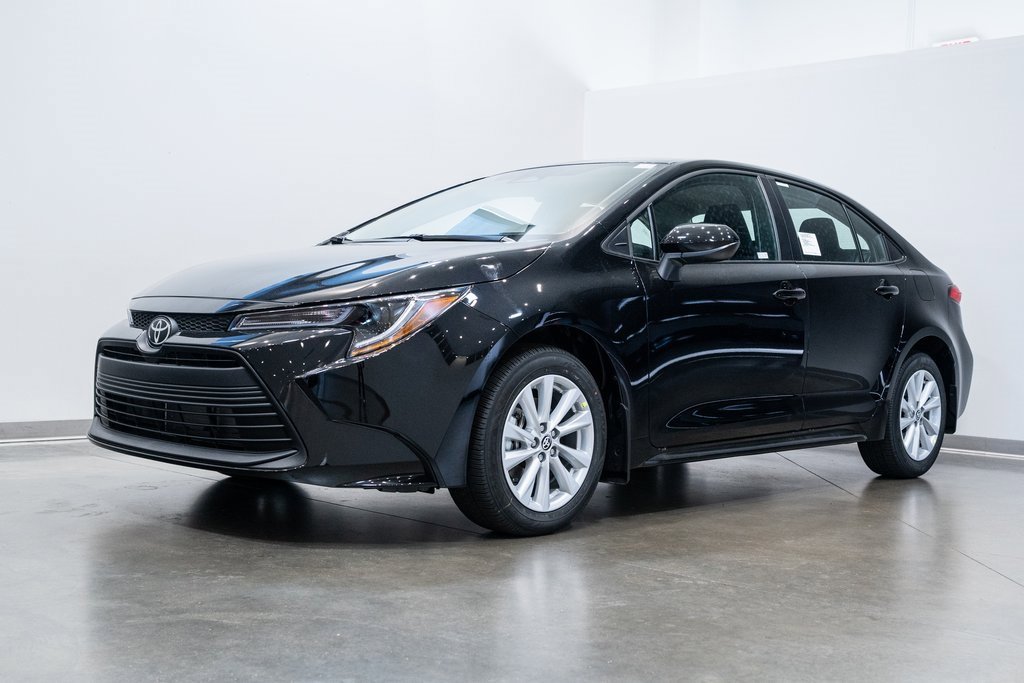 2026 Toyota Corolla LE photo 3