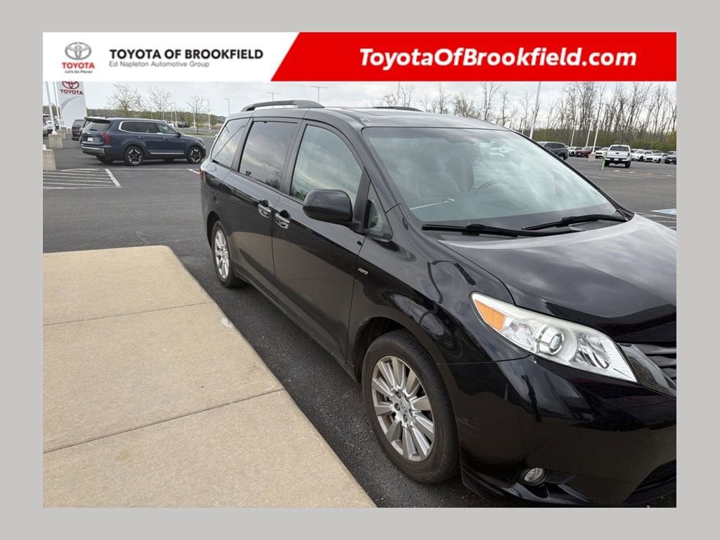 2017 Toyota Sienna XLE V6 AWD 7-Passenger's photo