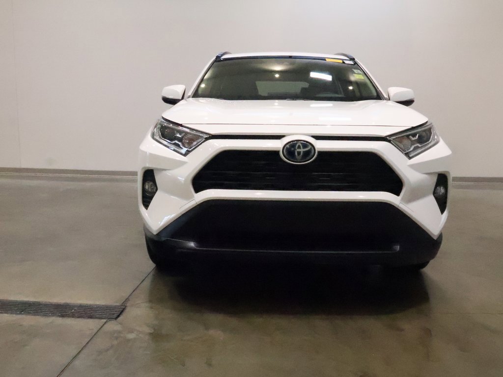 2021 Toyota RAV4 Hybrid XLE photo 2