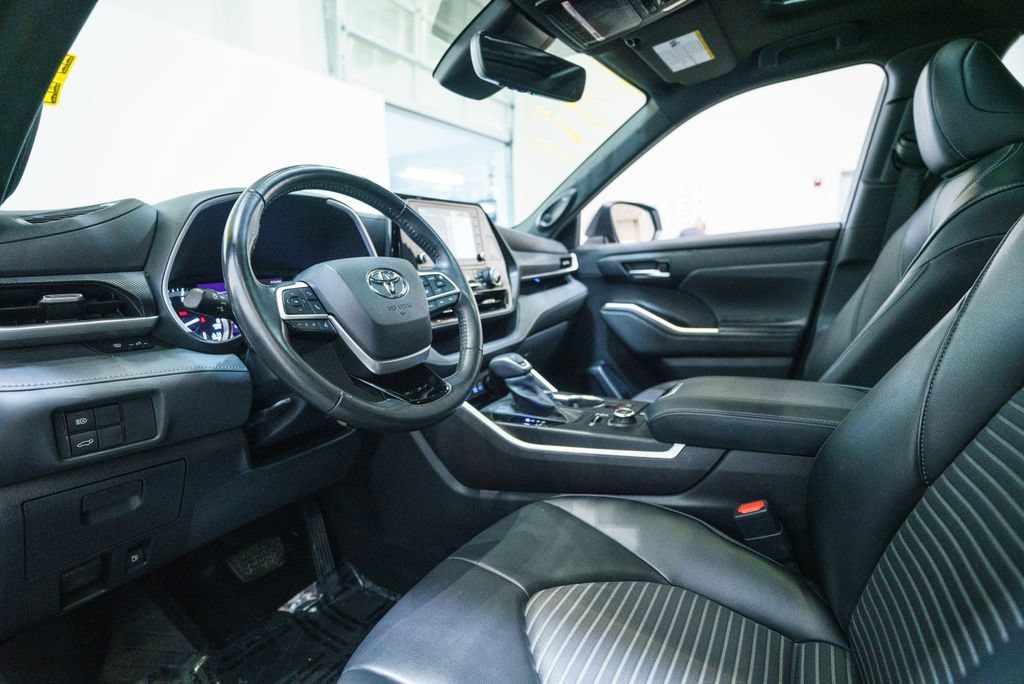 Used 2022 Toyota Highlander XSE SUV