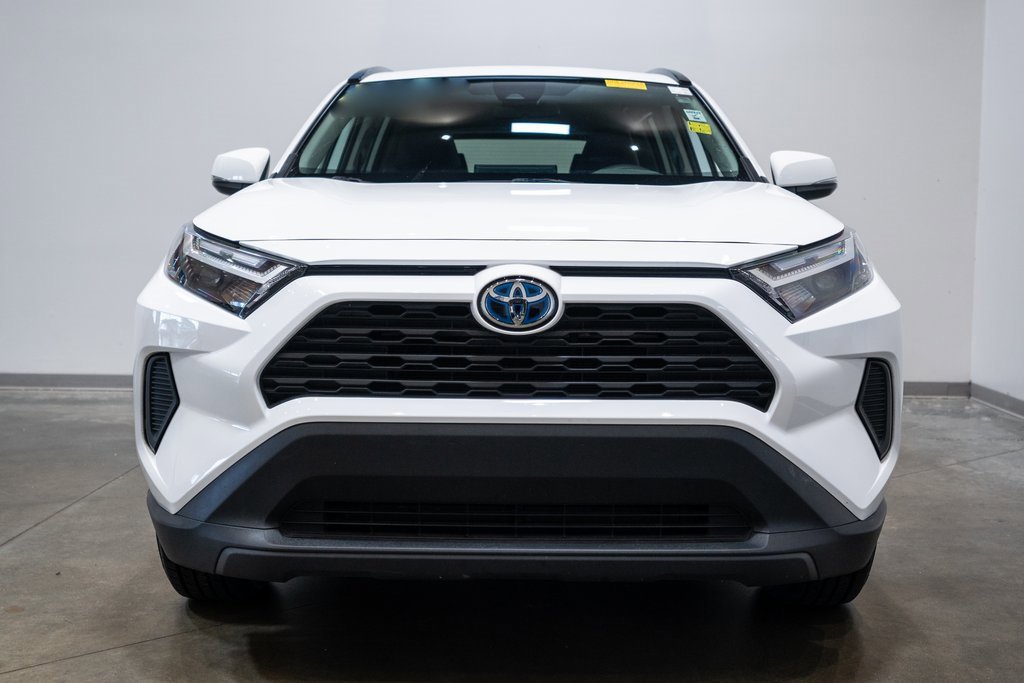 2024 Toyota RAV4 Hybrid XLE photo 2