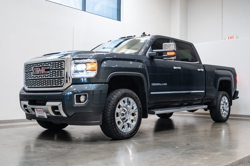 Used 2019 GMC Sierra 2500 Denali HD Denali with VIN 1GT12SEY7KF238095 for sale in Brookfield, WI