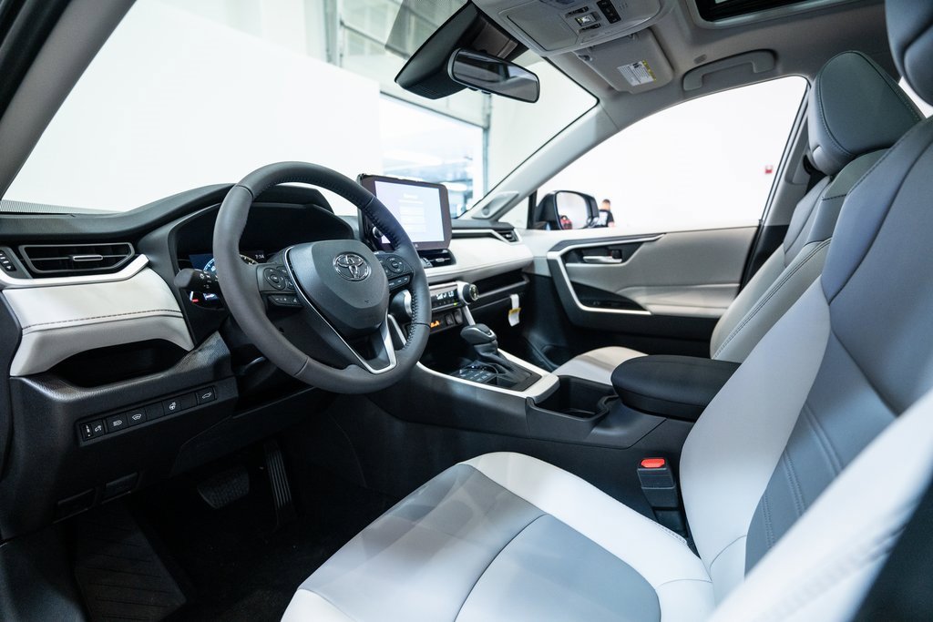 2025 Toyota RAV4 XLE Premium photo 2