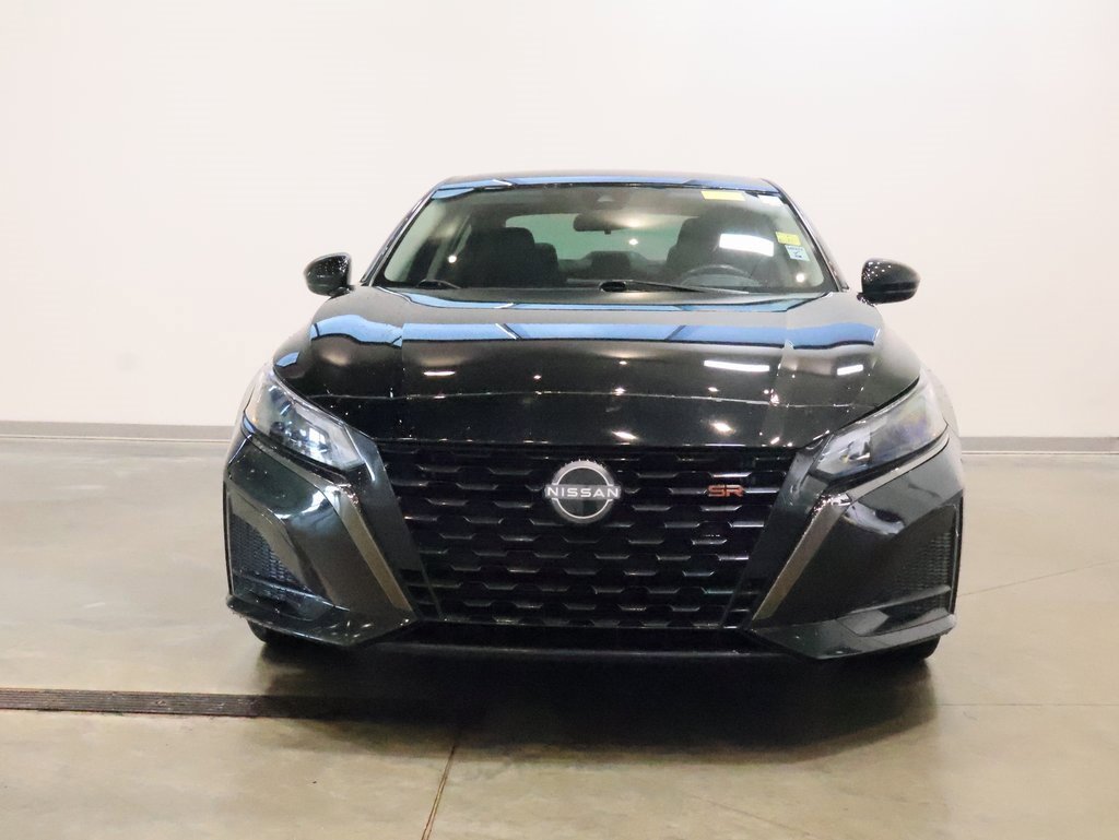 2023 Nissan Altima 2.5 SR photo 2