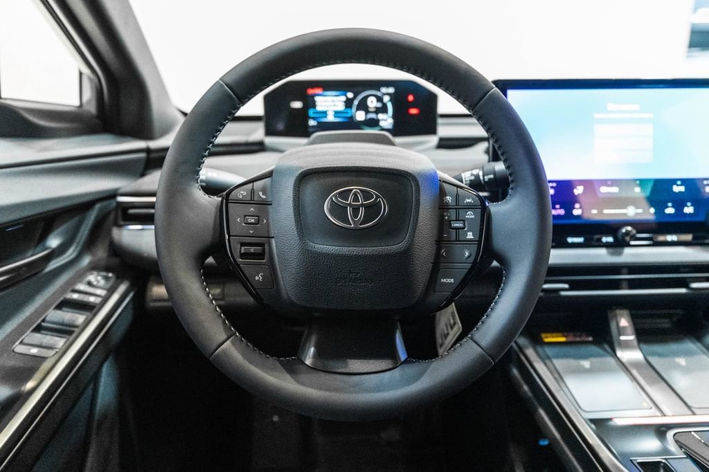 2026 Toyota C-HR SE - Photo 16