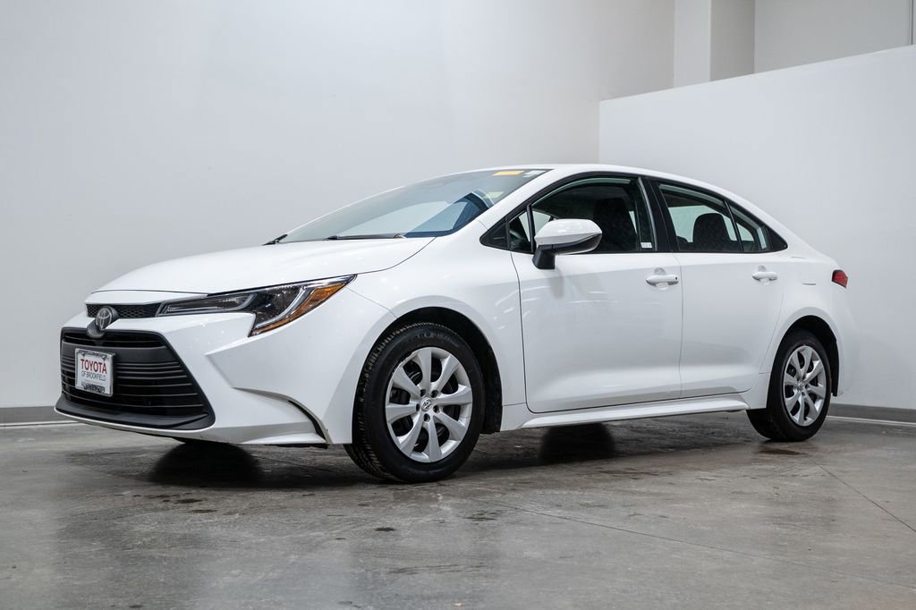 2024 Toyota Corolla LE photo 3