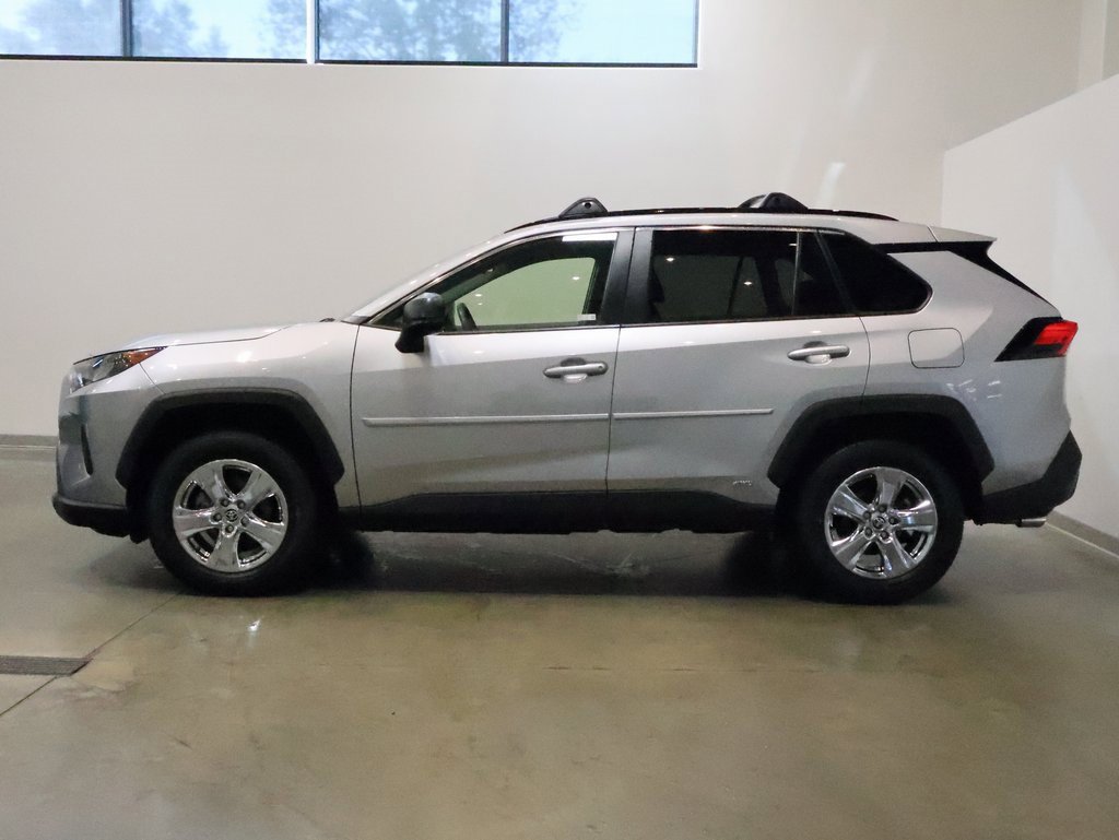 2022 Toyota RAV4 Hybrid LE photo 2