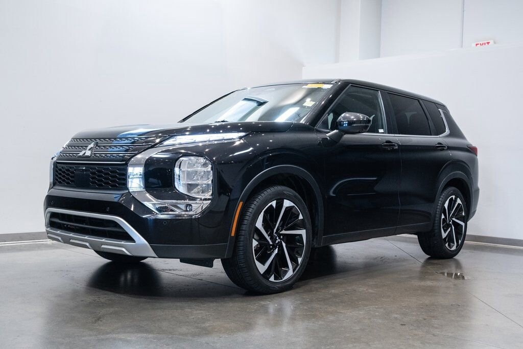 Used 2024 Mitsubishi Outlander SE SUV