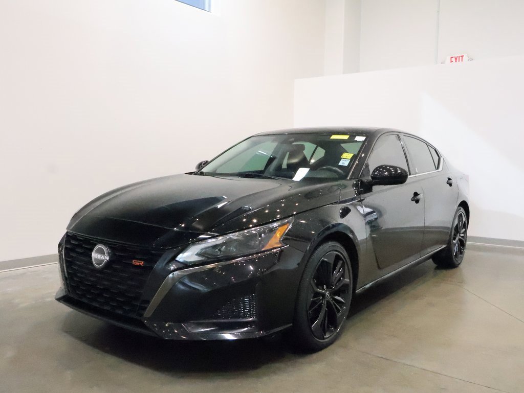 2023 Nissan Altima 2.5 SR photo 3