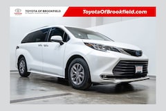 2022 Toyota Sienna XLE Van Passenger Van