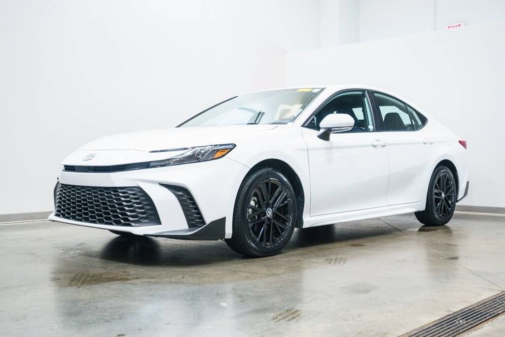 Used 2025 Toyota Camry SE Sedan