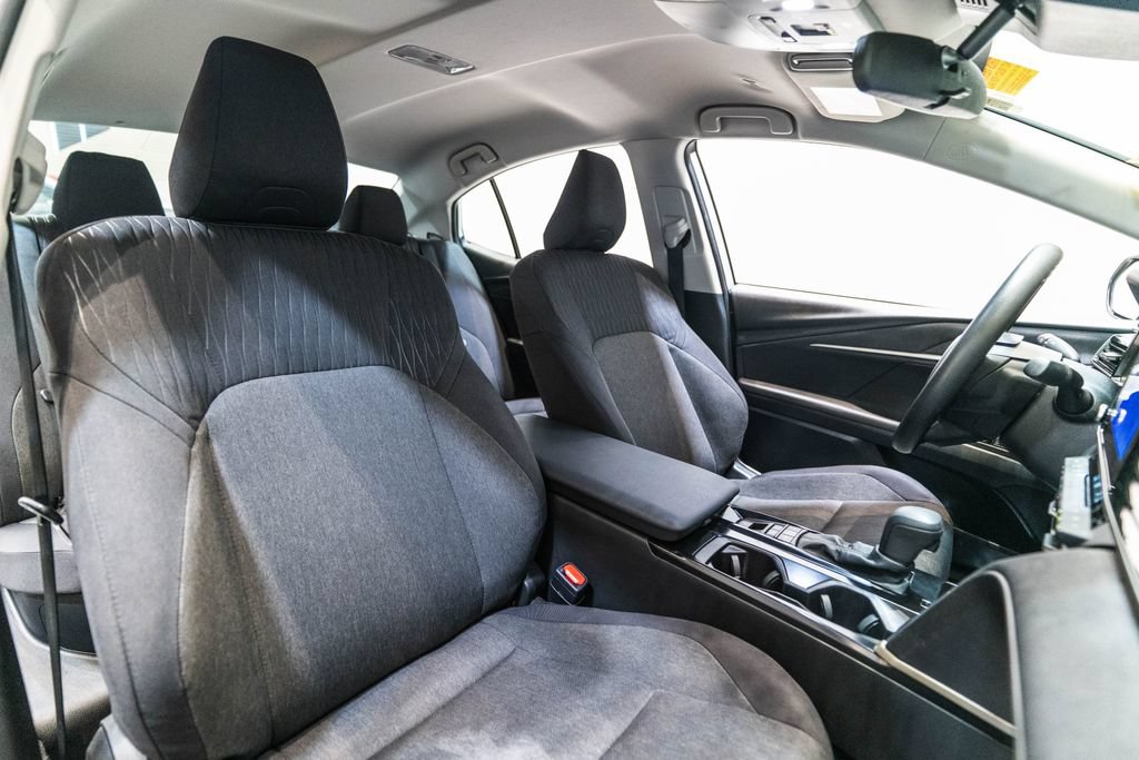 2025 Toyota Camry LE - Photo 15