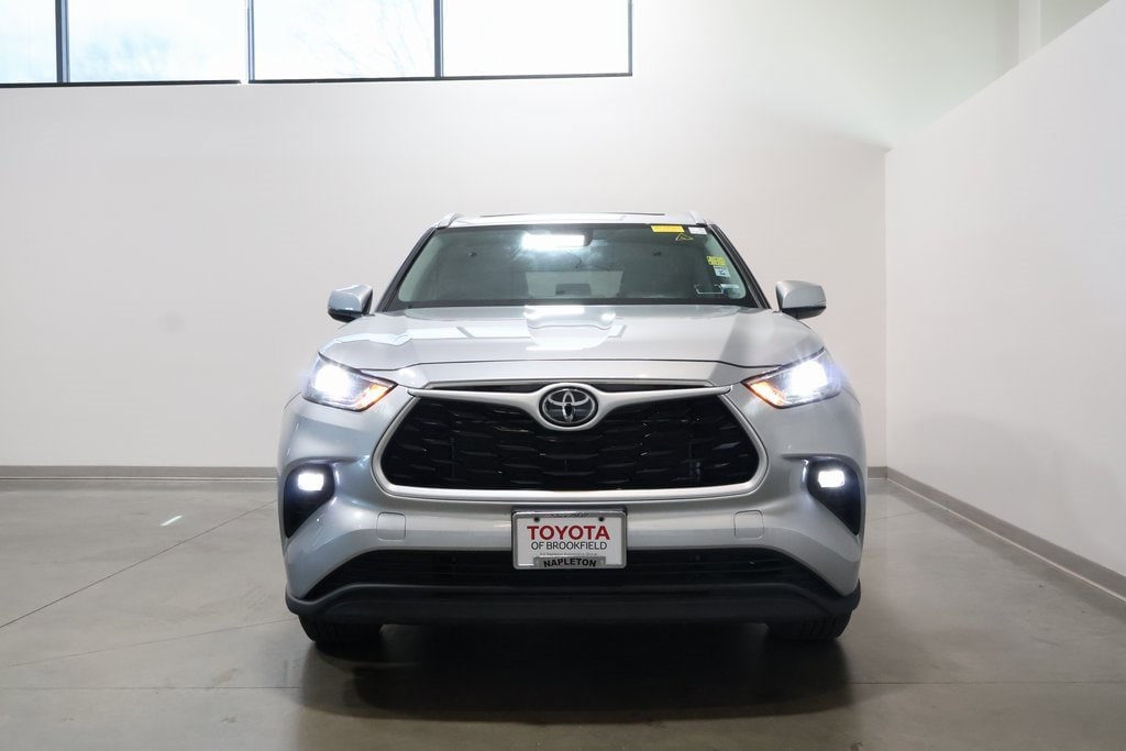 Certified 2023 Toyota Highlander XLE with VIN 5TDKDRBH5PS011278 for sale in Brookfield, WI