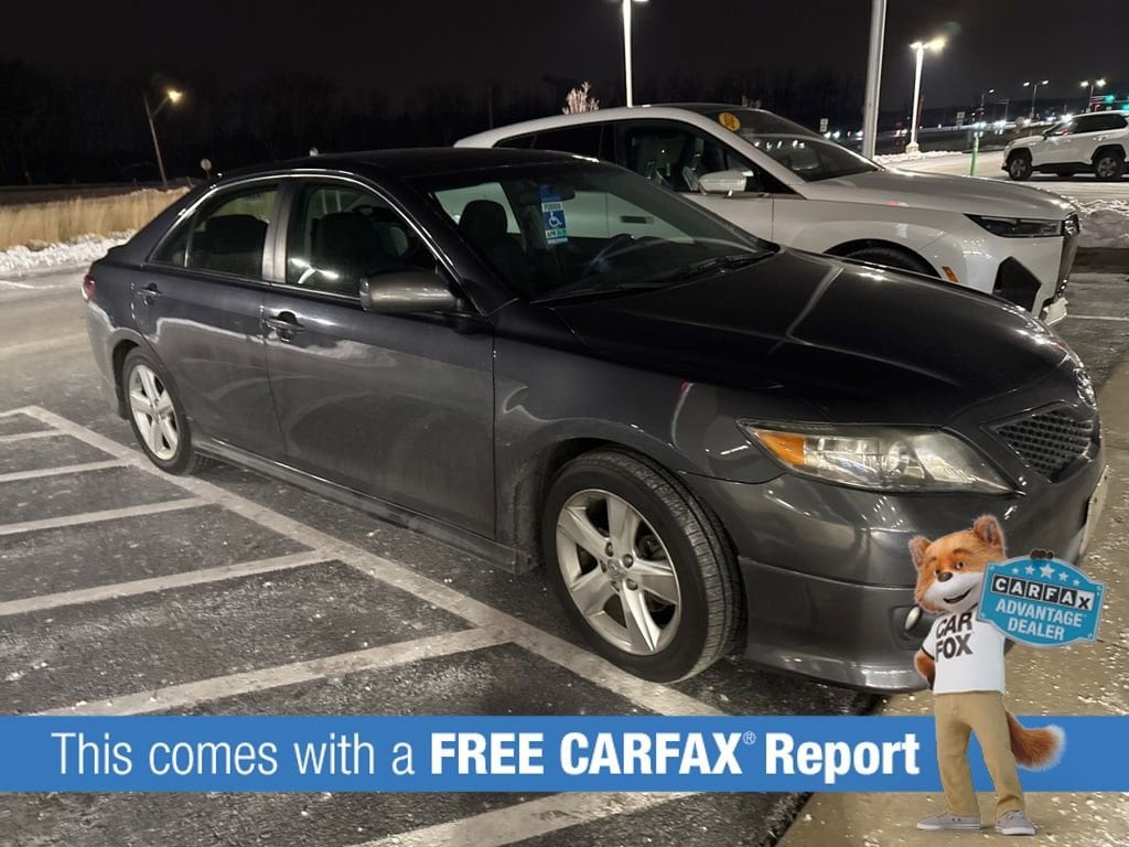 Used 2011 Toyota Camry SE Sedan