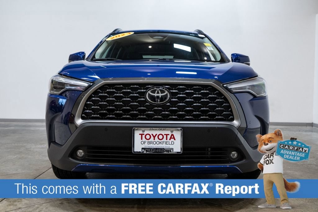 Used 2023 Toyota Corolla Cross XLE with VIN 7MUEAAAG4PV060770 for sale in Kansas City