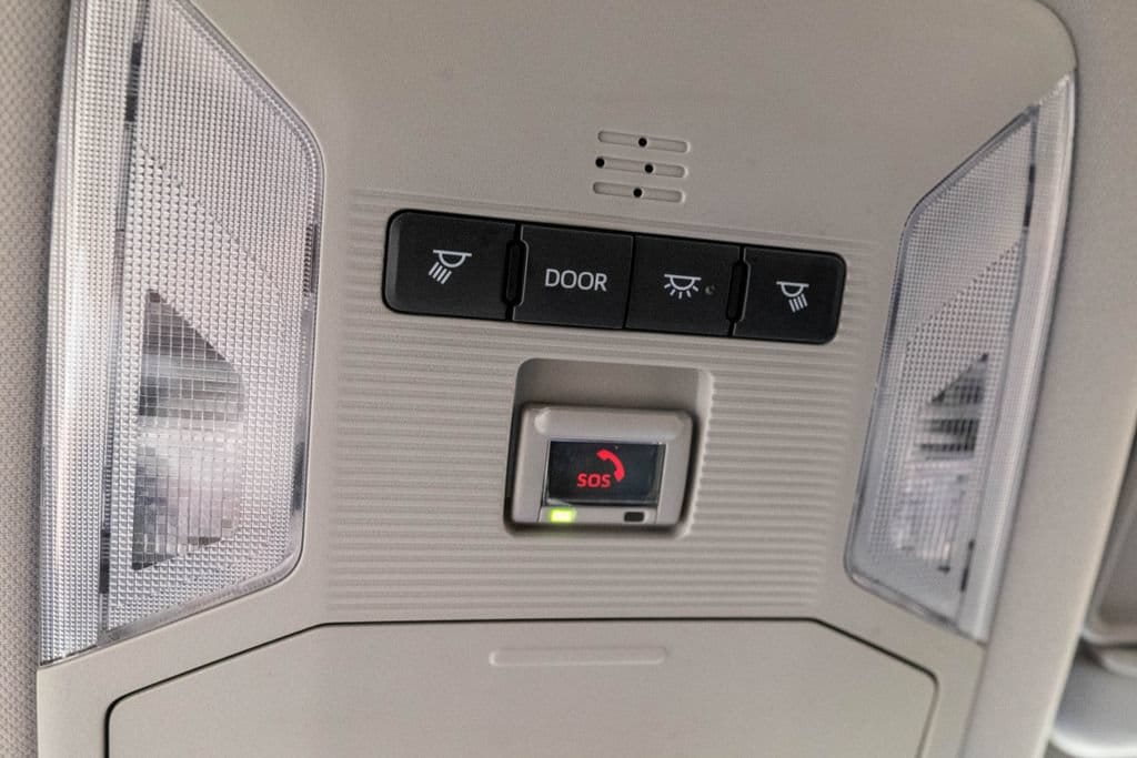 2025 Toyota RAV4 XLE - Photo 26