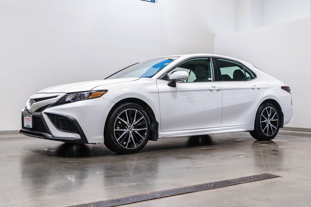 Used 2024 Toyota Camry SE Sedan