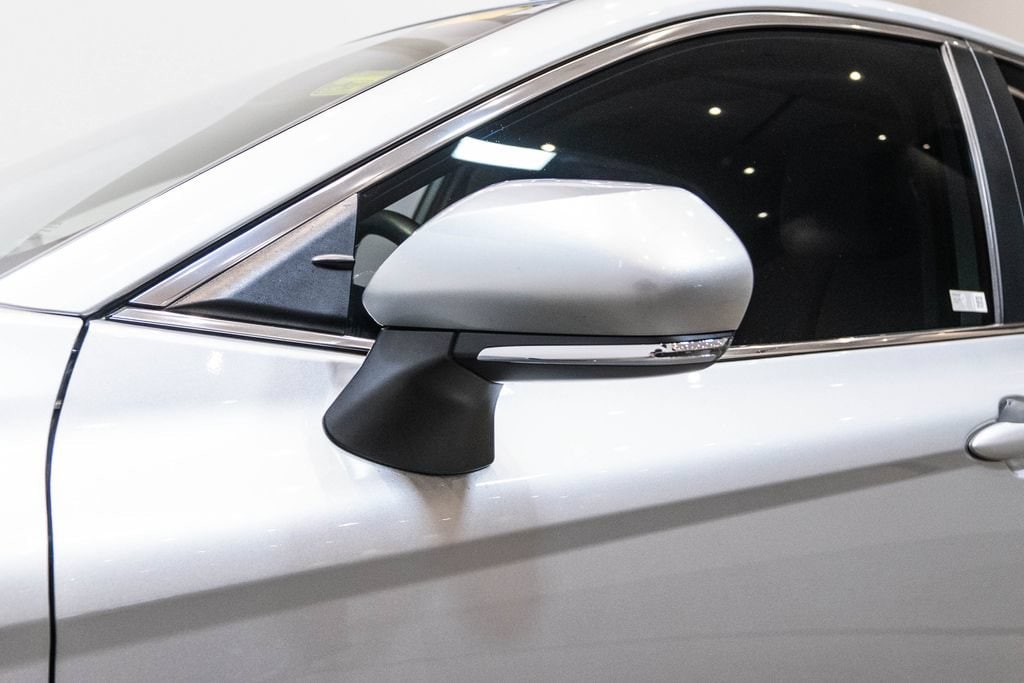 2024 Toyota Camry SE - Photo 12