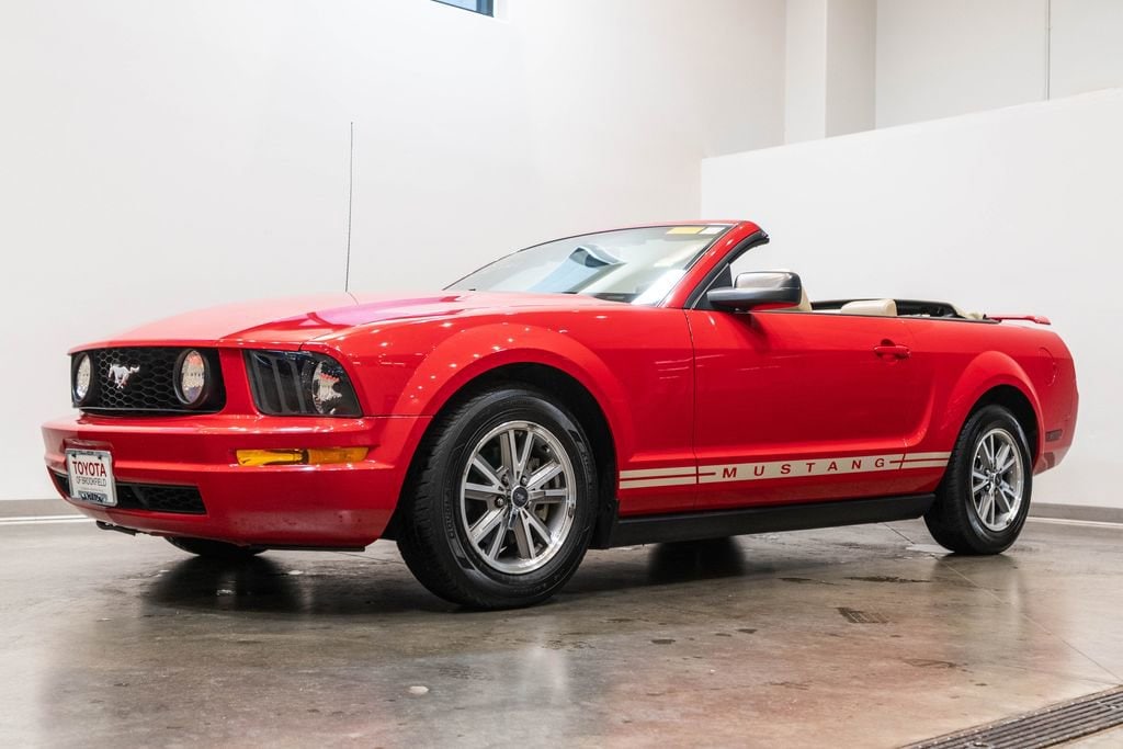 Used 2005 Ford Mustang V6 Convertible
