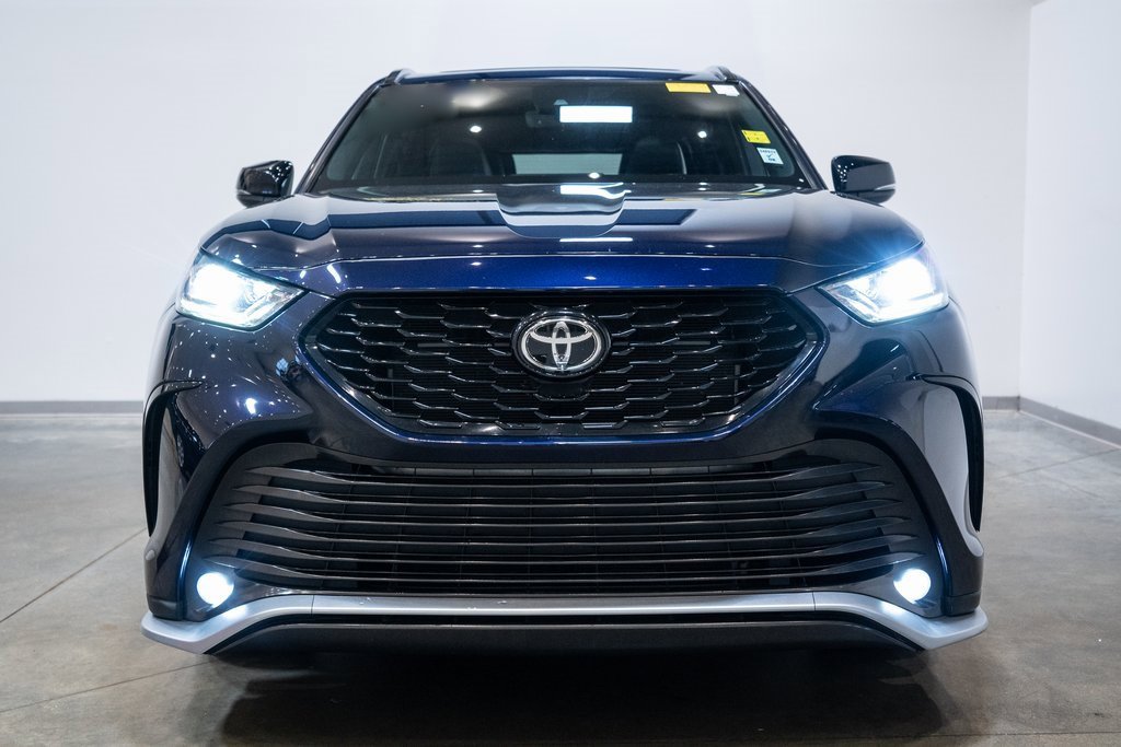 2022 Toyota Highlander XSE photo 2