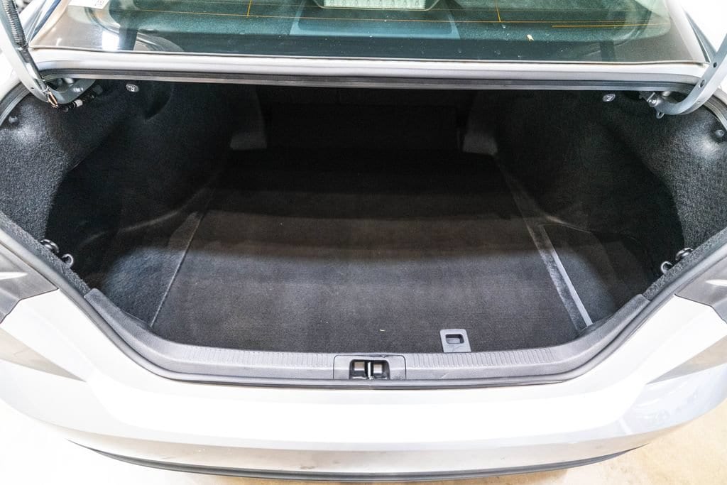2025 Toyota Camry LE - Photo 32