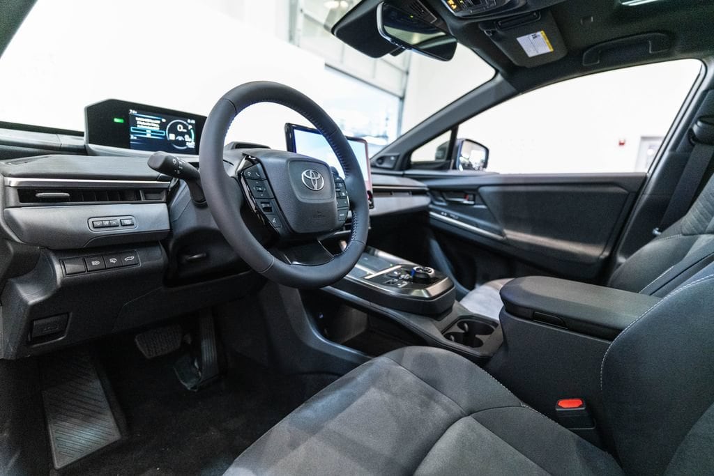 New 2026 Toyota C-HR XSE SUV