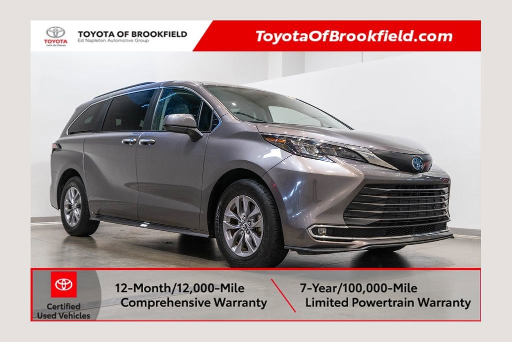 2024 Toyota Sienna XLE 7-Passenger Hybrid FWD's photo