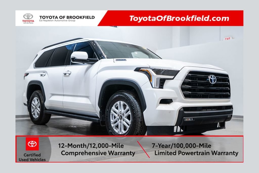 2023 Toyota Sequoia SR5 4WD i-FORCE MAX Hybrid's photo