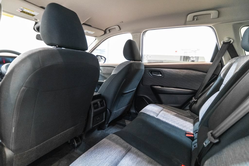 2023 Nissan Rogue SV - Photo 13